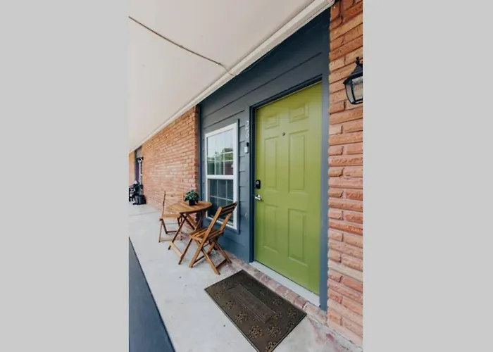 Urban 2Br Apartment In The Heart Of The Heights