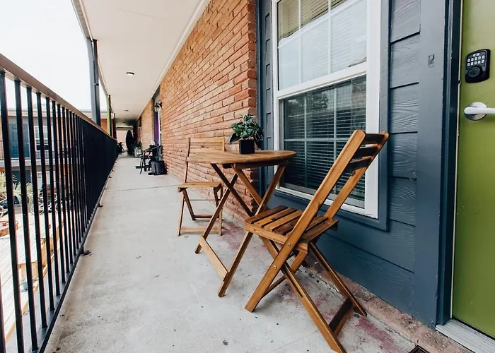 Urban 2Br Apartment In The Heart Of The Heights