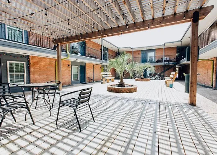 Urban 2Br Apartment In The Heart Of The Heights