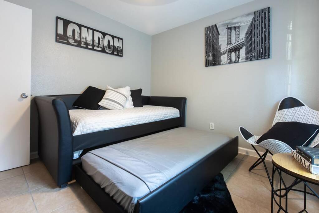 Urban 2br In The Heart Of The Heights