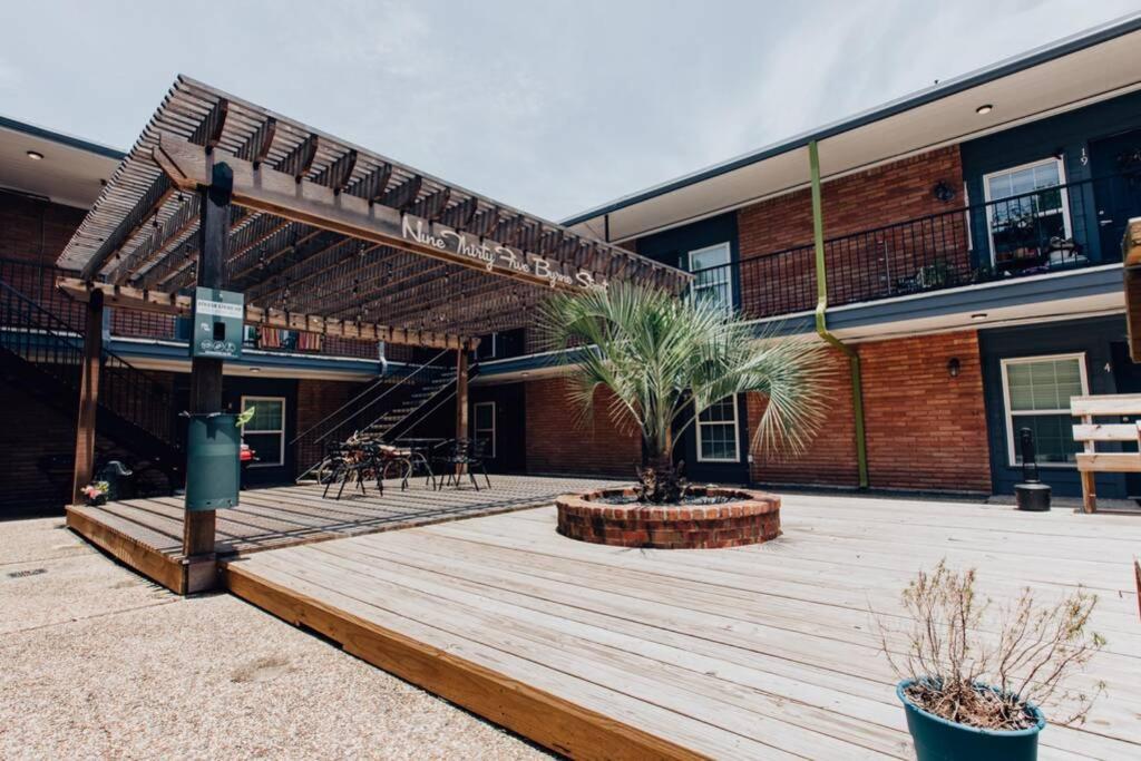 Urban 2br In The Heart Of The Heights